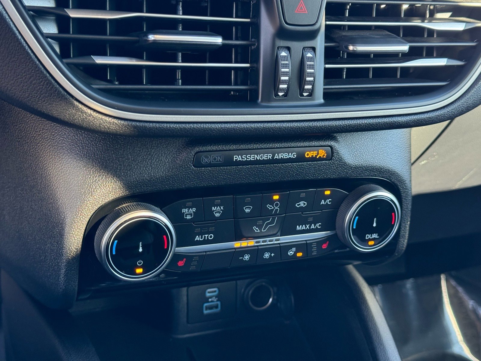 Used 2022 Ford Escape SEL image 27