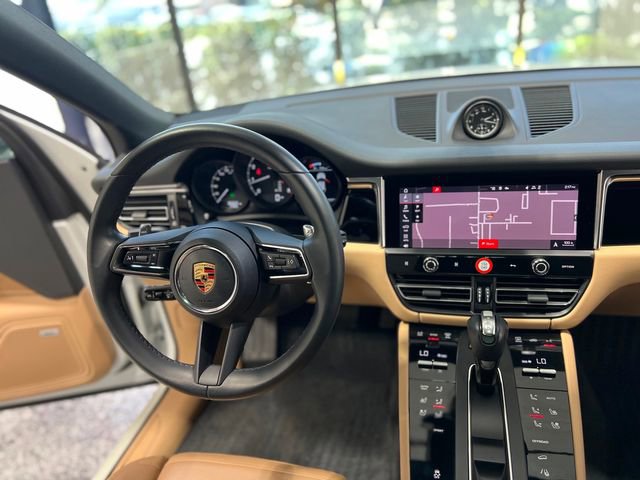 Used 2023 Porsche Macan Base image 27