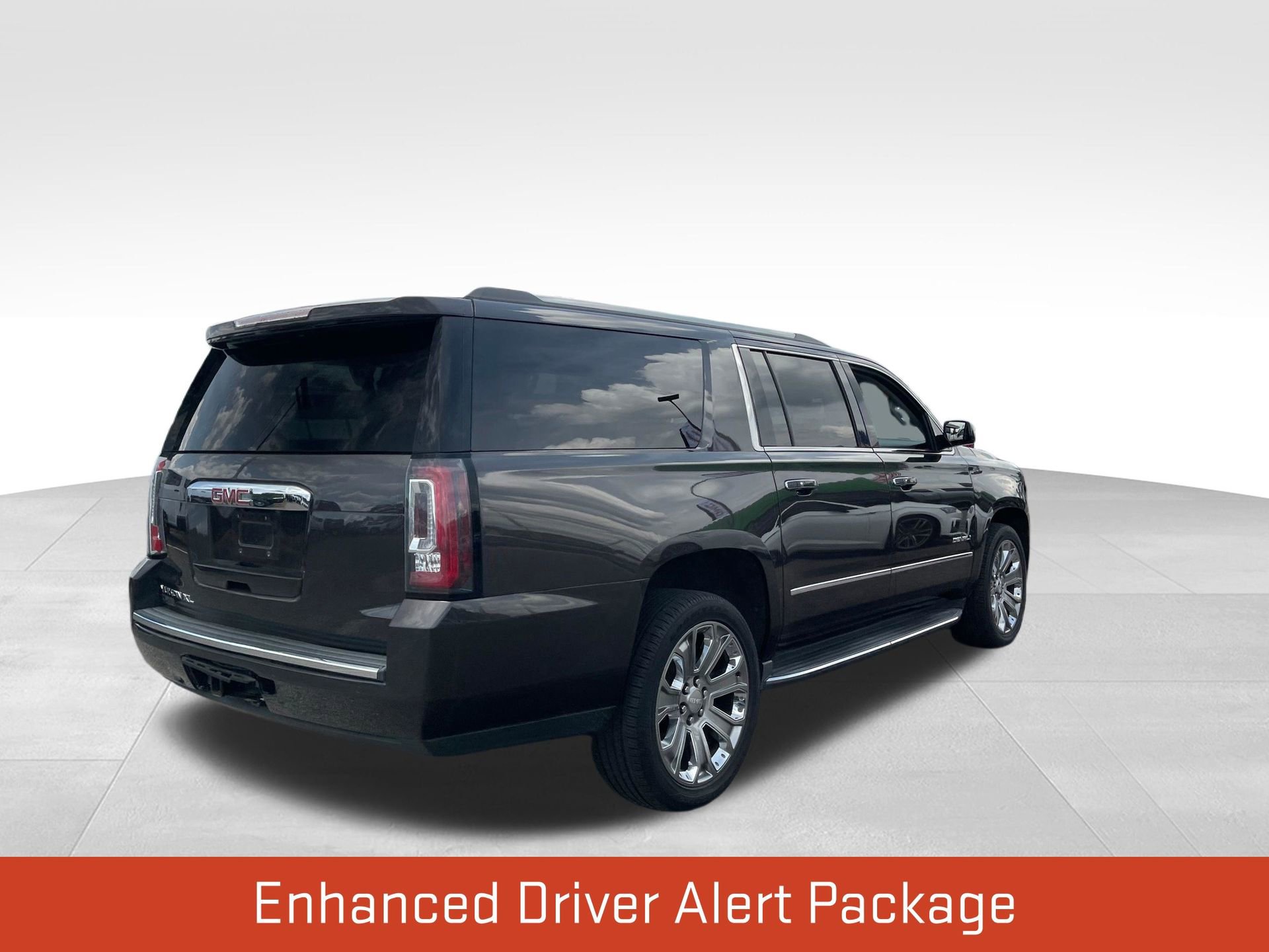 Used 2018 GMC Yukon XL Denali w/ Open Road Package AWD/4WD image 5