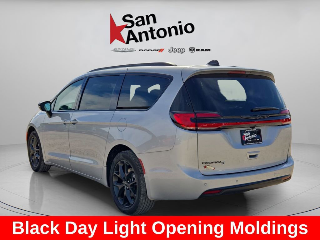 New 2026 Chrysler Pacifica Select w/ S Appearance Package FWD image 6