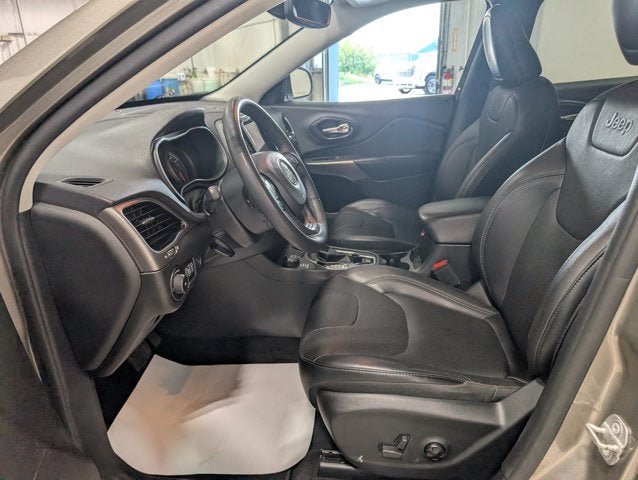 Used 2021 Jeep Cherokee Limited AWD/4WD image 14