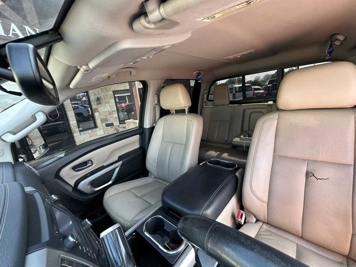 Used 2016 Nissan Titan SL RWD image 11