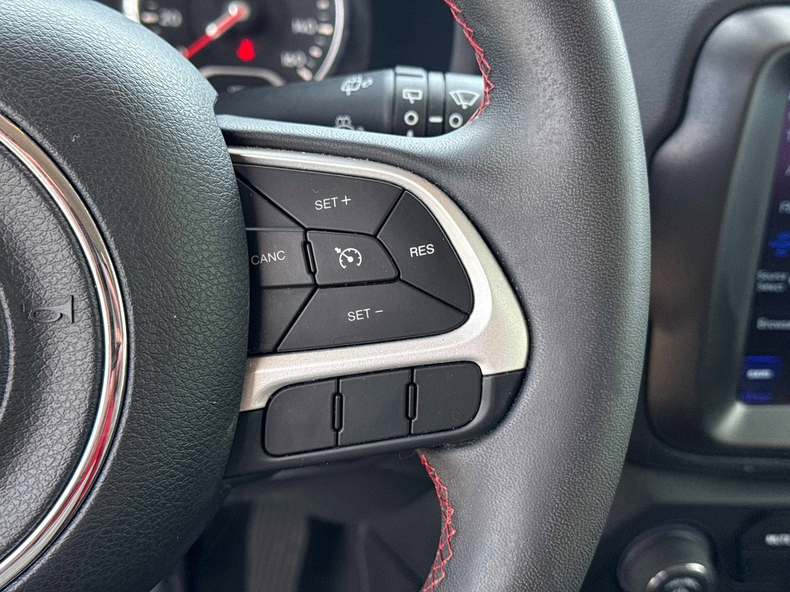 Used 2023 Jeep Renegade Trailhawk image 29