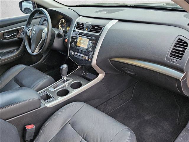 Used 2015 Nissan Altima 2.5 SL w/ Moonroof Package image 22