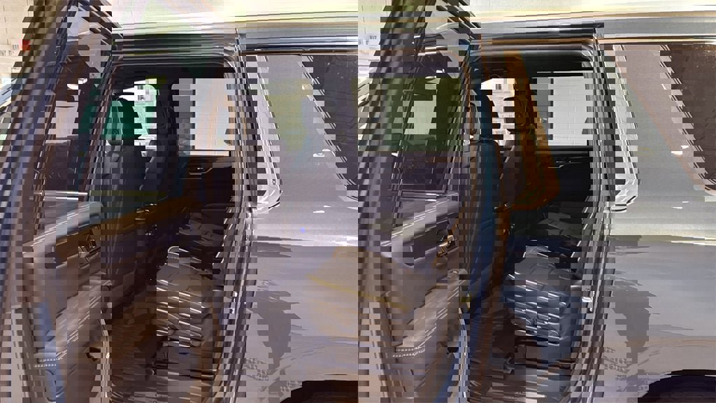 New 2026 GMC Yukon XL Elevation image 19