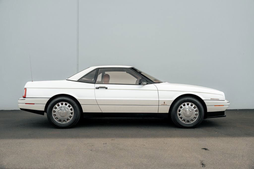 Used 1993 Cadillac Allante FWD image 12