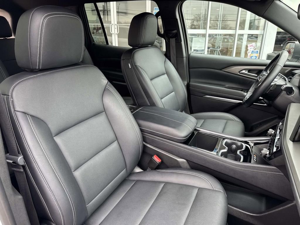 Certified 2025 Chevrolet Traverse LT image 11