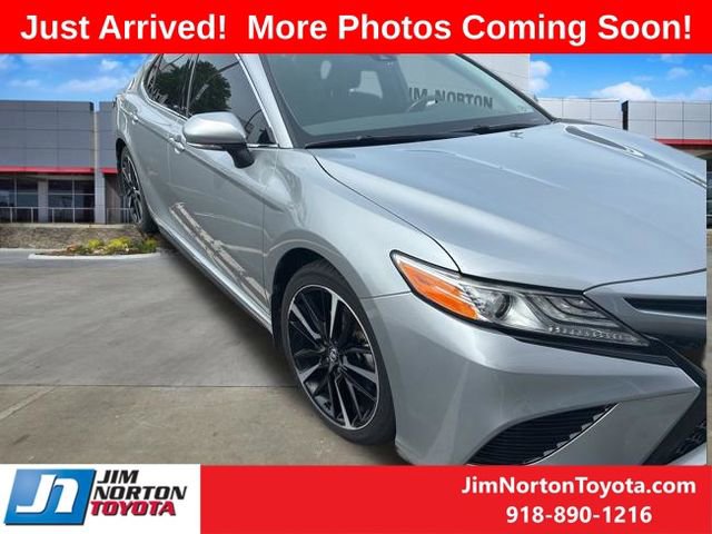 Used 2020 Toyota Camry XSE FWD image 1