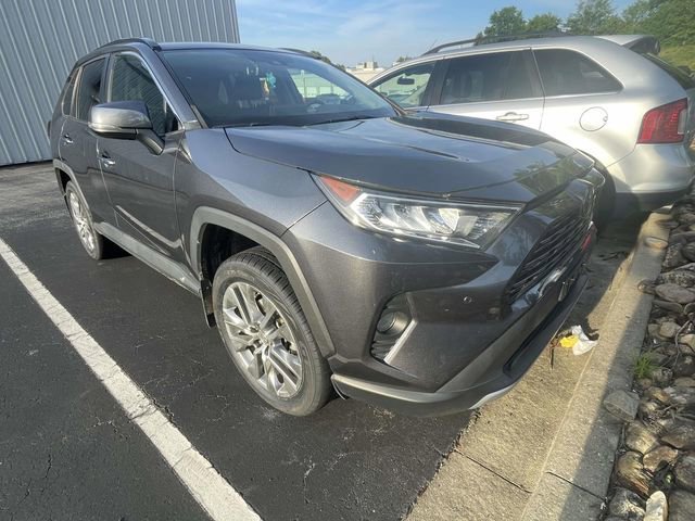 Used 2019 Toyota RAV4 Limited w/ Cold Weather Package FWD video 1