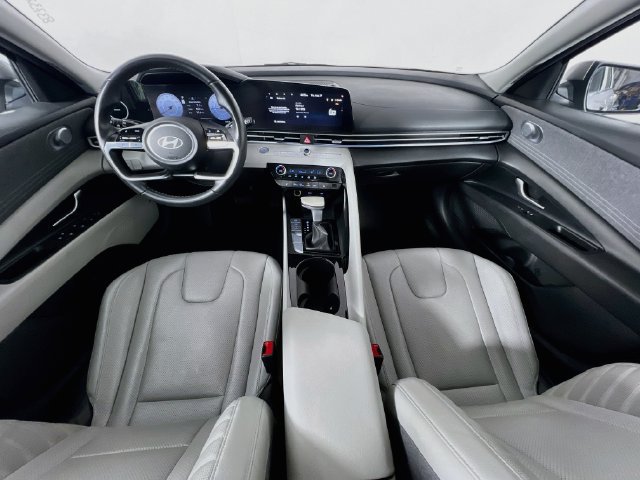 Used 2024 Hyundai Elantra Limited FWD image 3