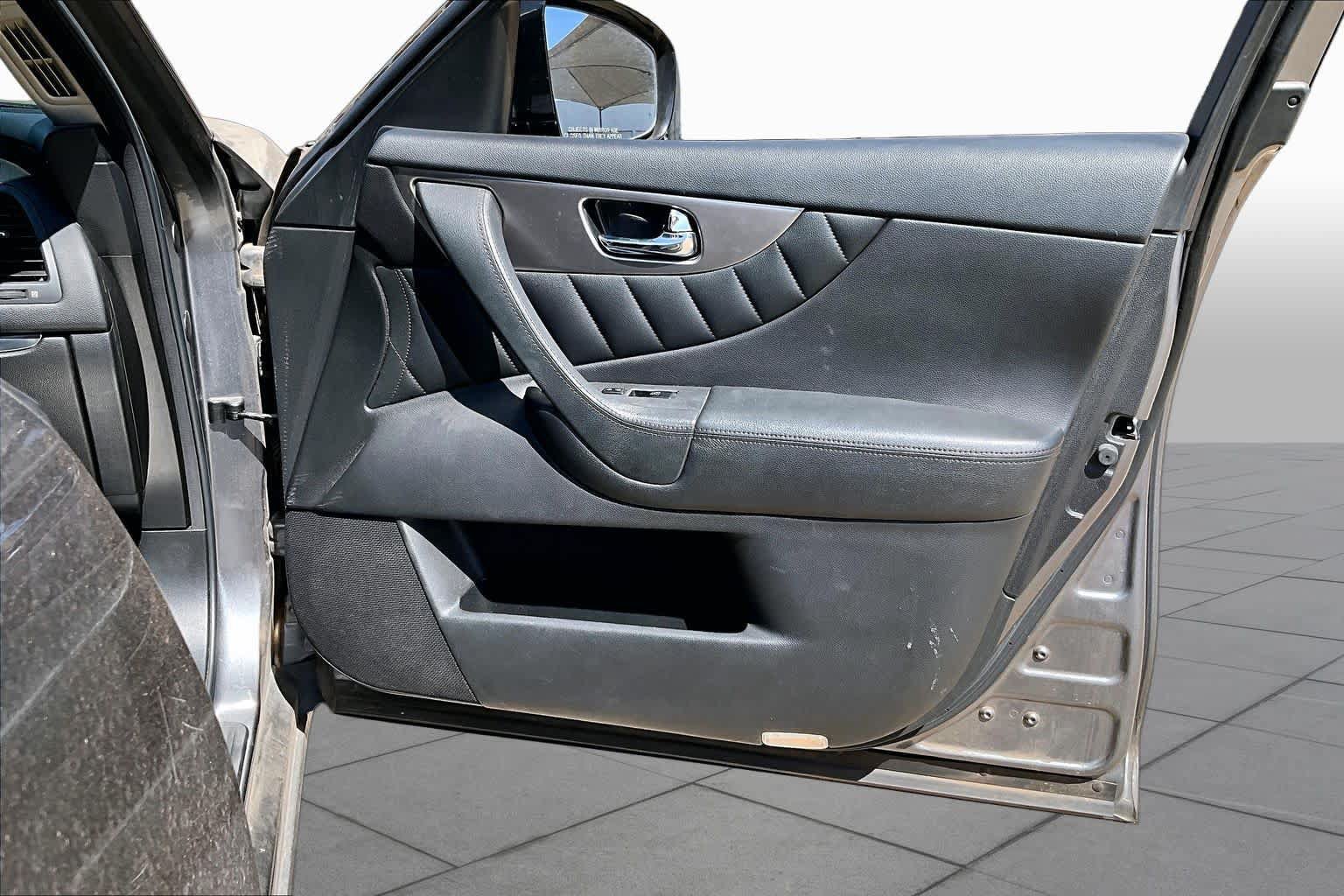 Used 2014 INFINITI QX70 AWD w/ Premium Package image 25