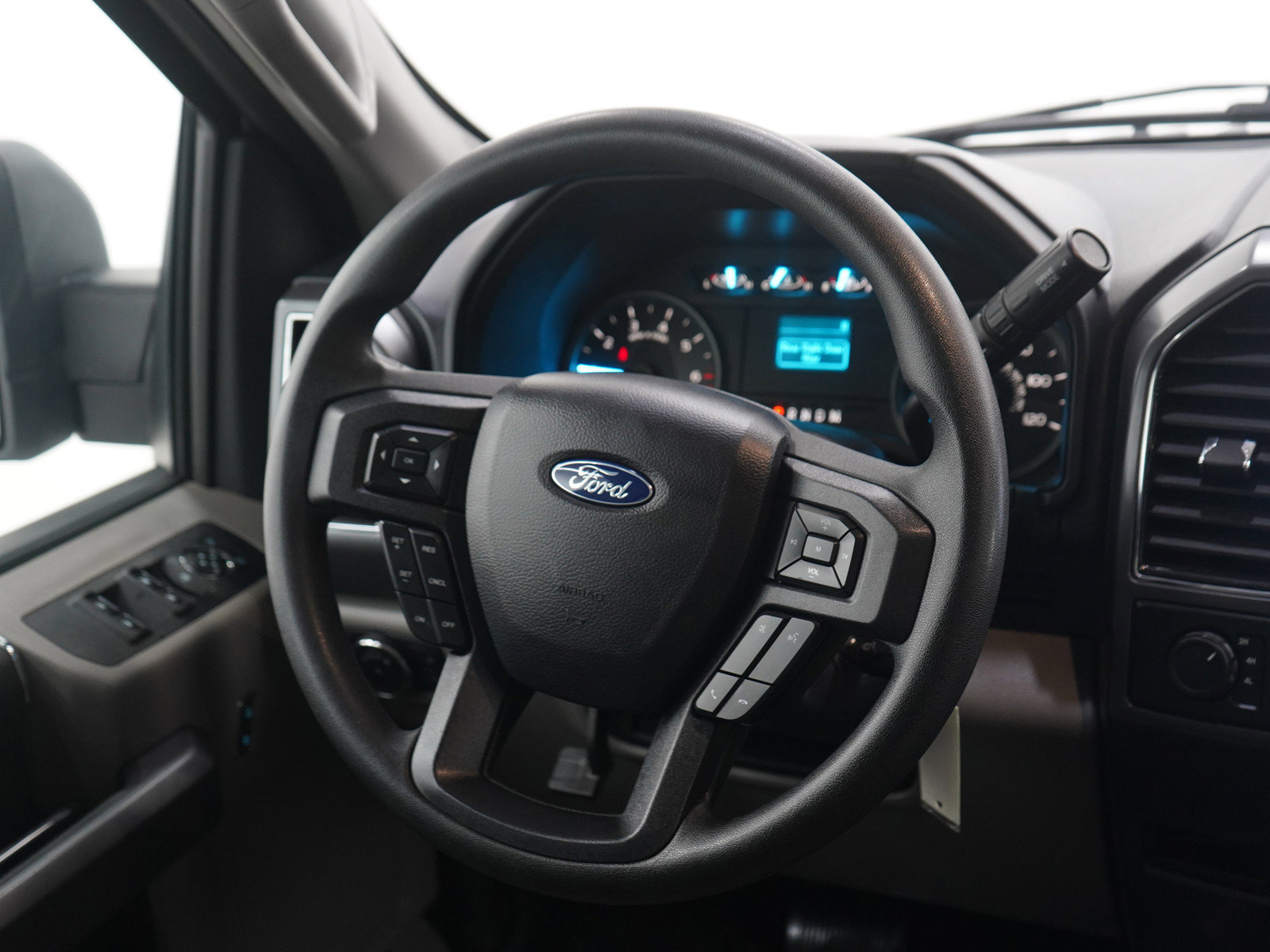 Used 2020 Ford F150 XLT image 14