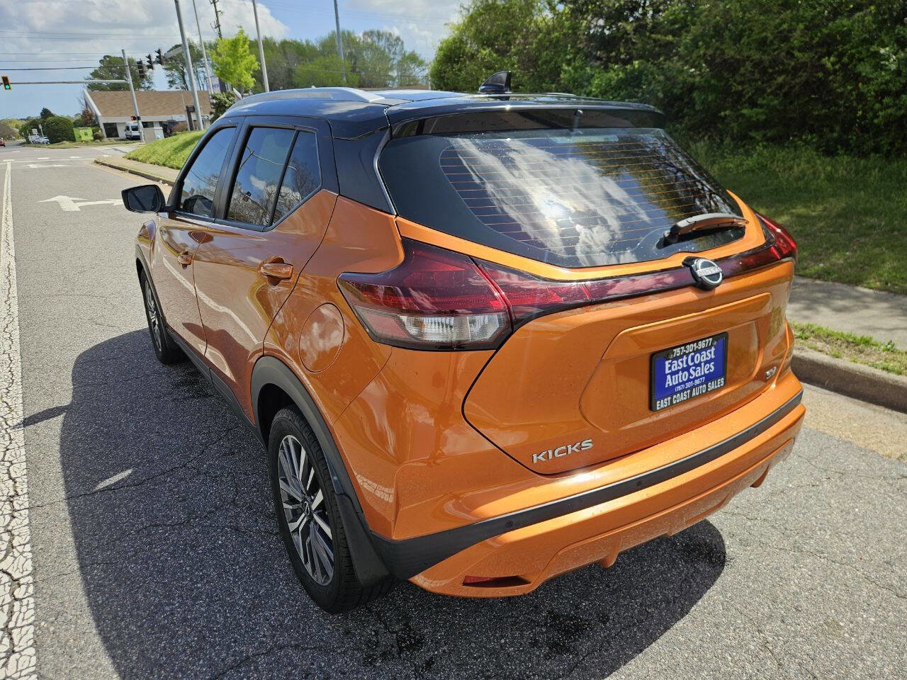Used 2022 Nissan Kicks SV FWD image 4