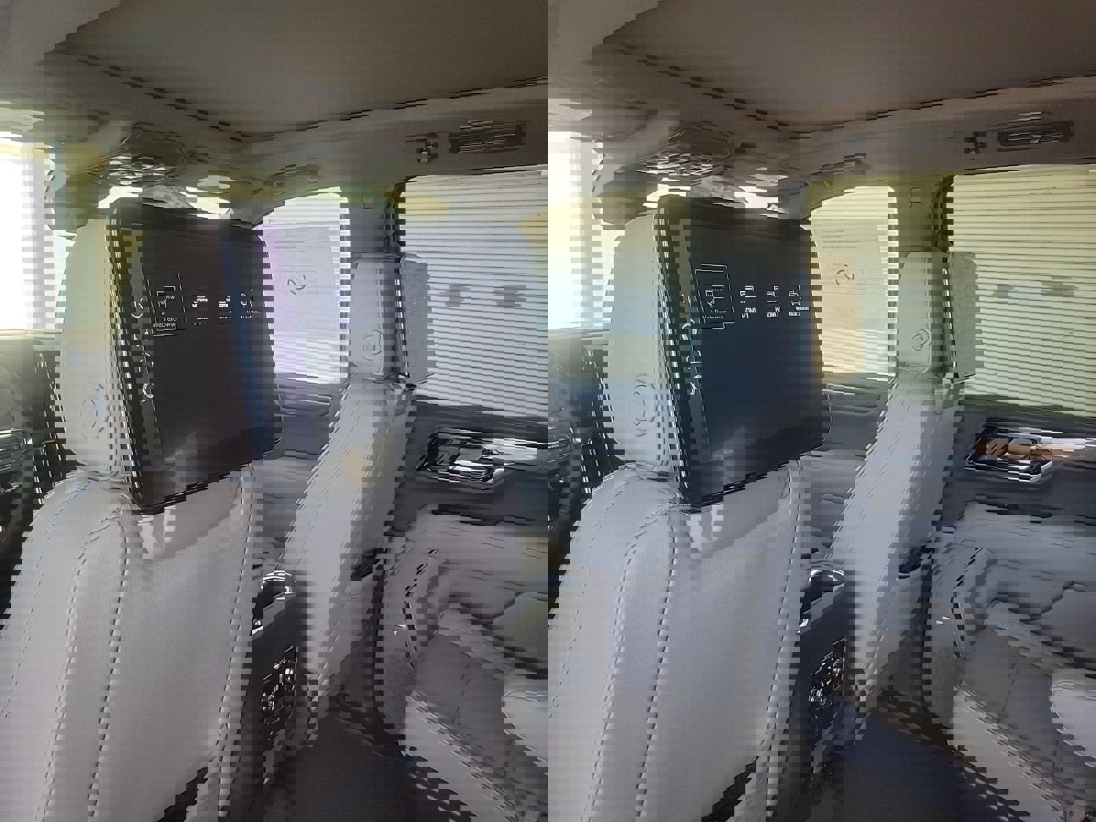 New 2026 GMC Yukon XL Elevation w/ Elevation Premium Package image 12