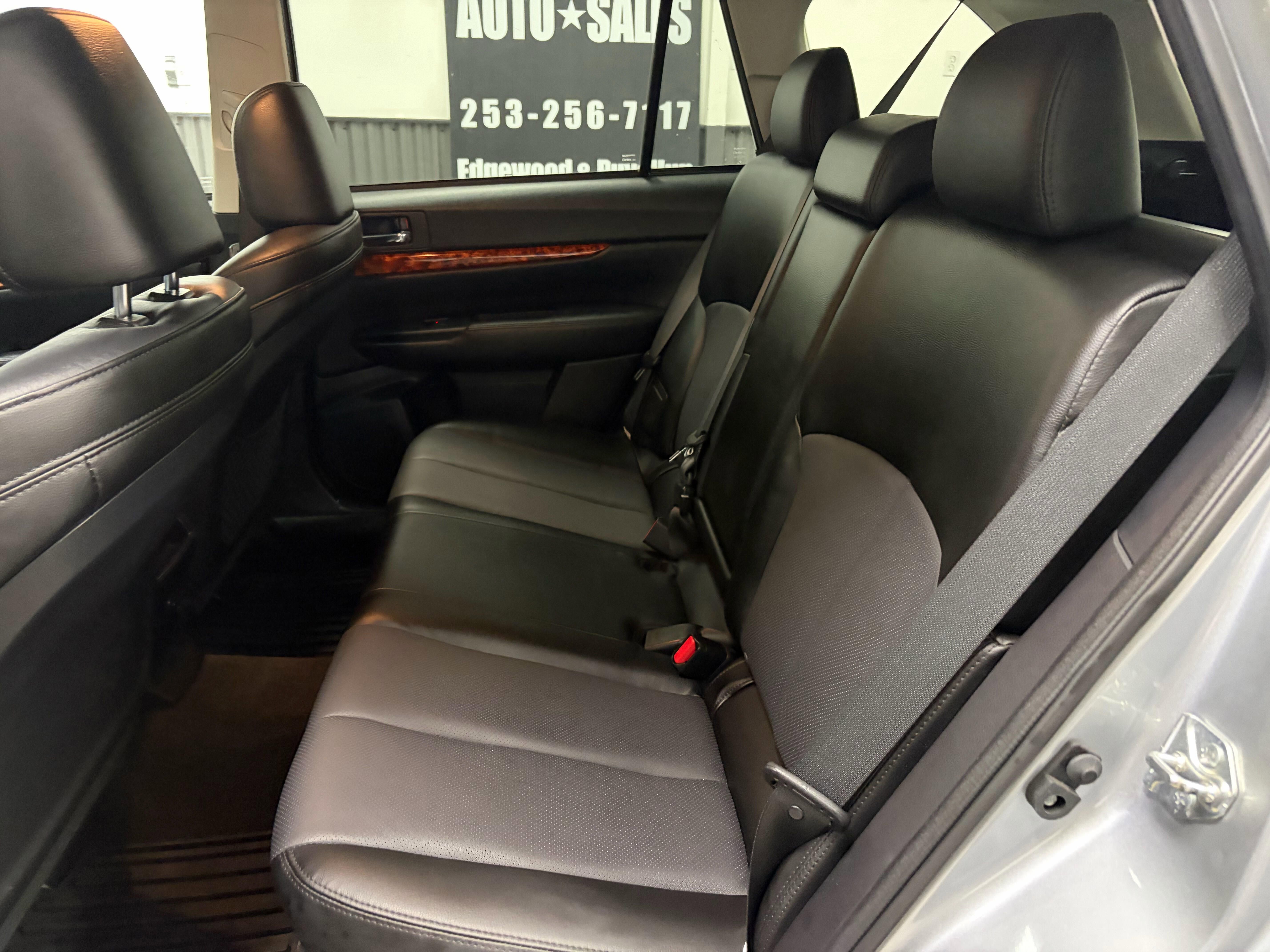 Used 2012 Subaru Outback 2.5i Limited image 20