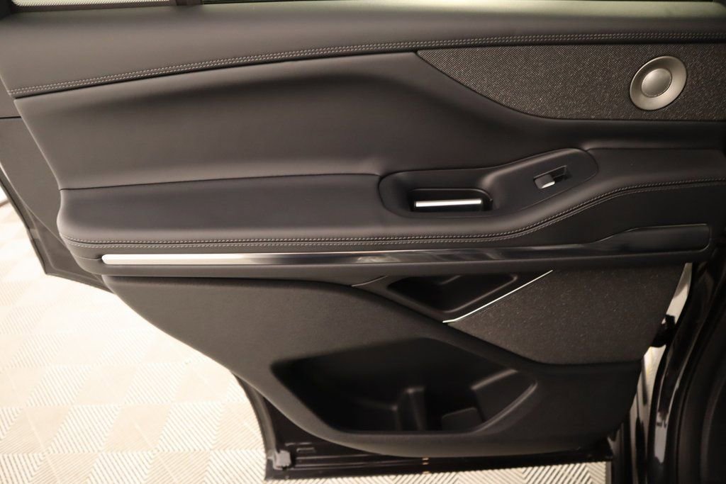 New 2025 Lincoln Navigator Reserve image 19