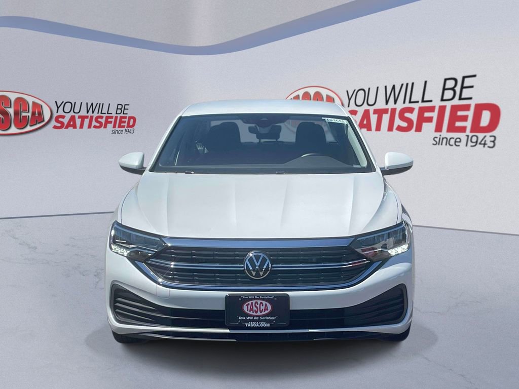 Used 2023 Volkswagen Jetta SE FWD image 2