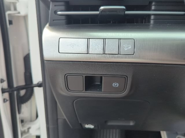 Used 2025 Hyundai Kona SEL FWD image 20
