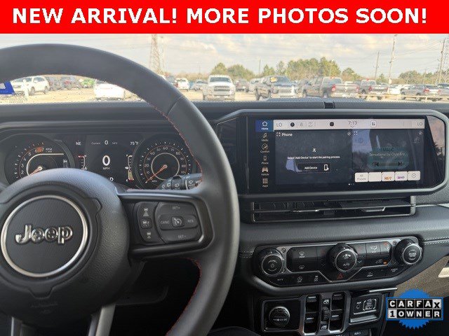 Used 2025 Jeep Wrangler Unlimited Rubicon image 7