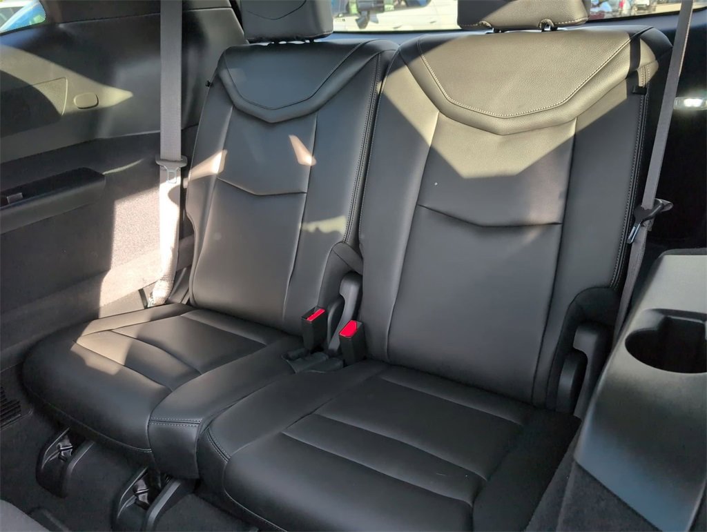 Used 2025 Cadillac XT6 Luxury image 24