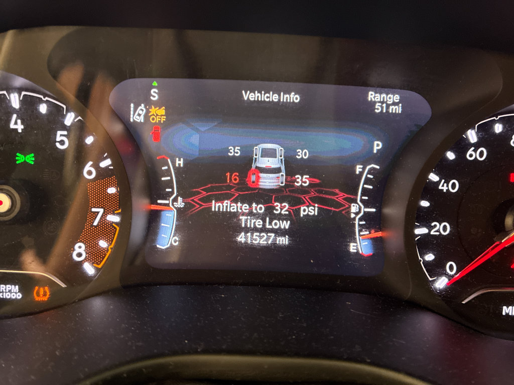 Used 2023 Jeep Compass Limited AWD/4WD image 17