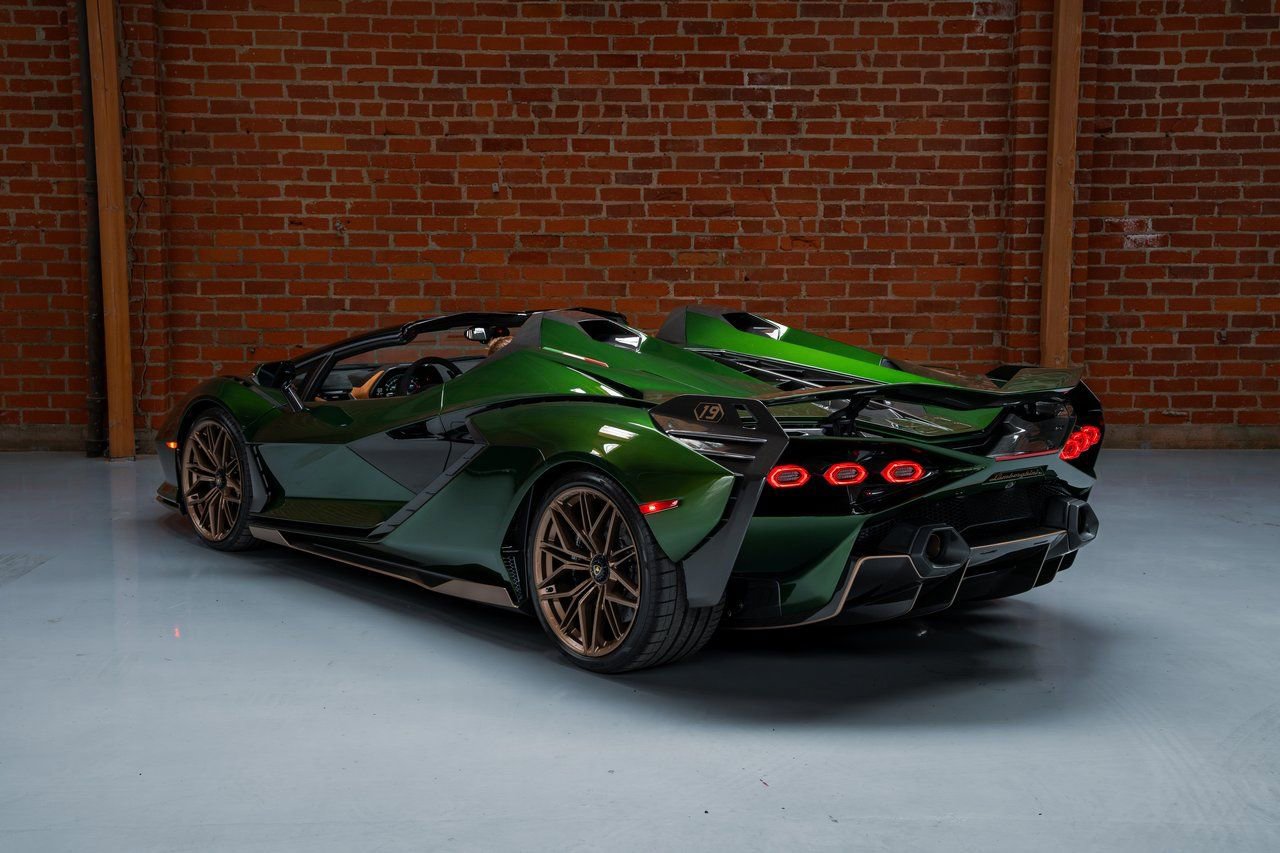 Used 2021 Lamborghini Sian Roadster AWD/4WD image 35