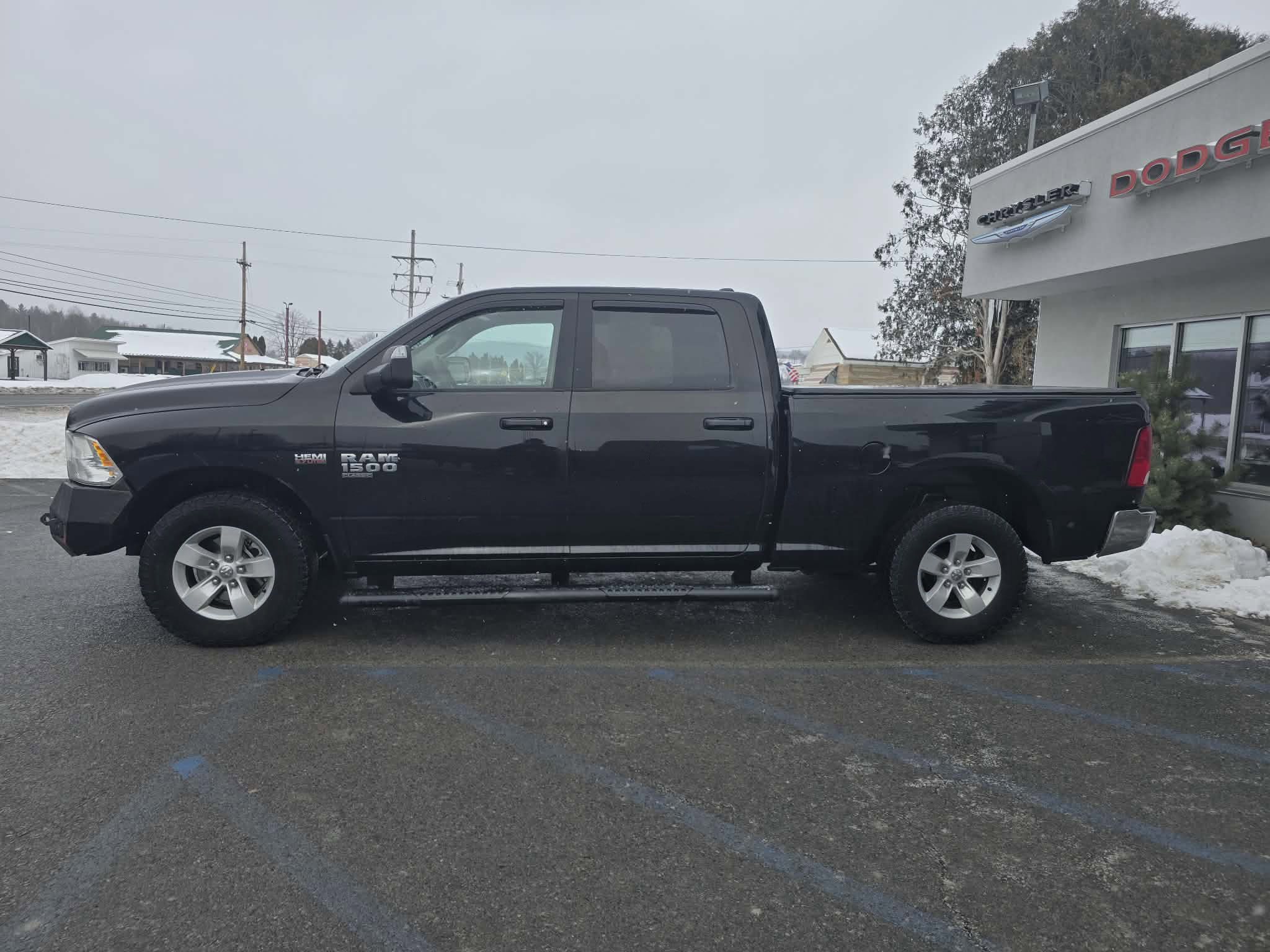 Used 2019 RAM 1500 Classic SLT image 7