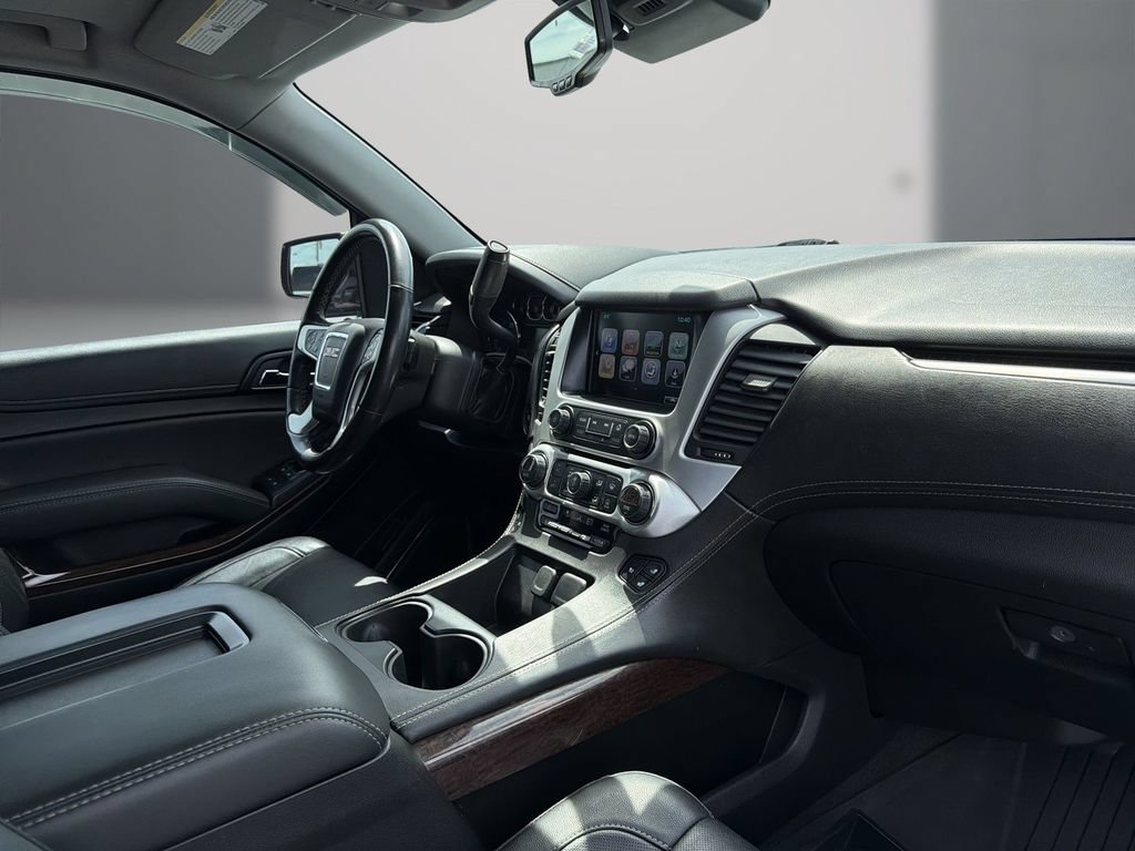 Used 2020 GMC Yukon SLT w/ HD Trailering Package AWD/4WD image 16