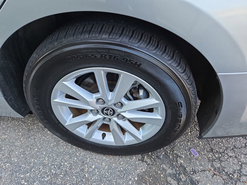 Used 2025 Toyota Camry SE FWD image 33