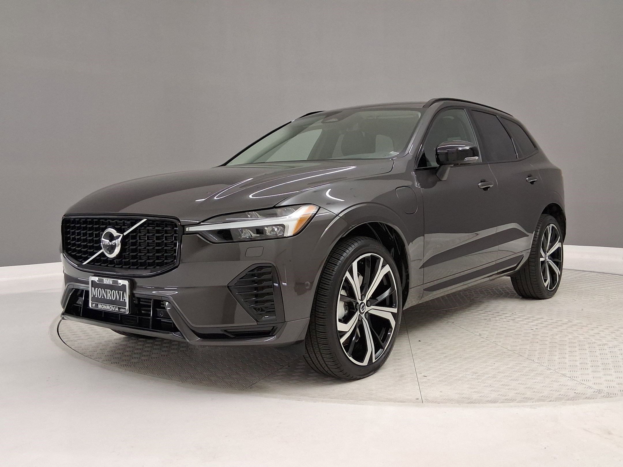 Used 2025 Volvo XC60 T8 Ultra w/ Protection Package Premier AWD/4WD image 38