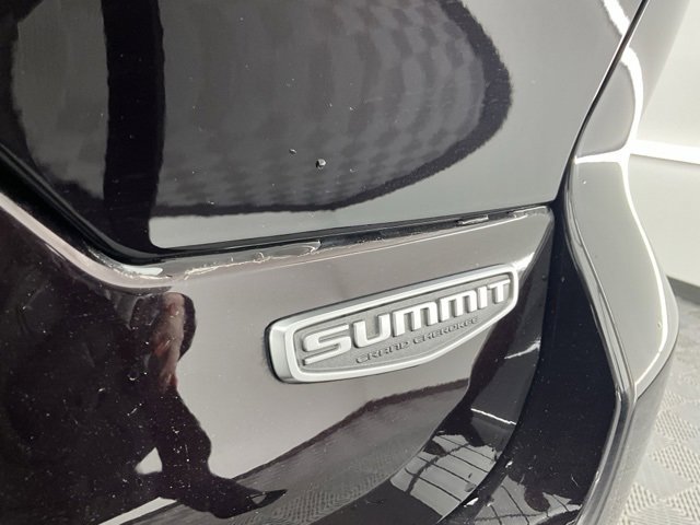 Used 2022 Jeep Grand Cherokee Summit w/ Luxury Tech Group V image 26
