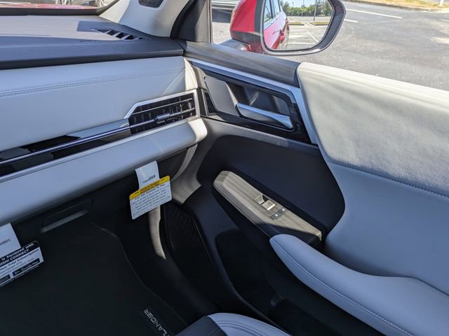New 2025 Mitsubishi Outlander SE image 18