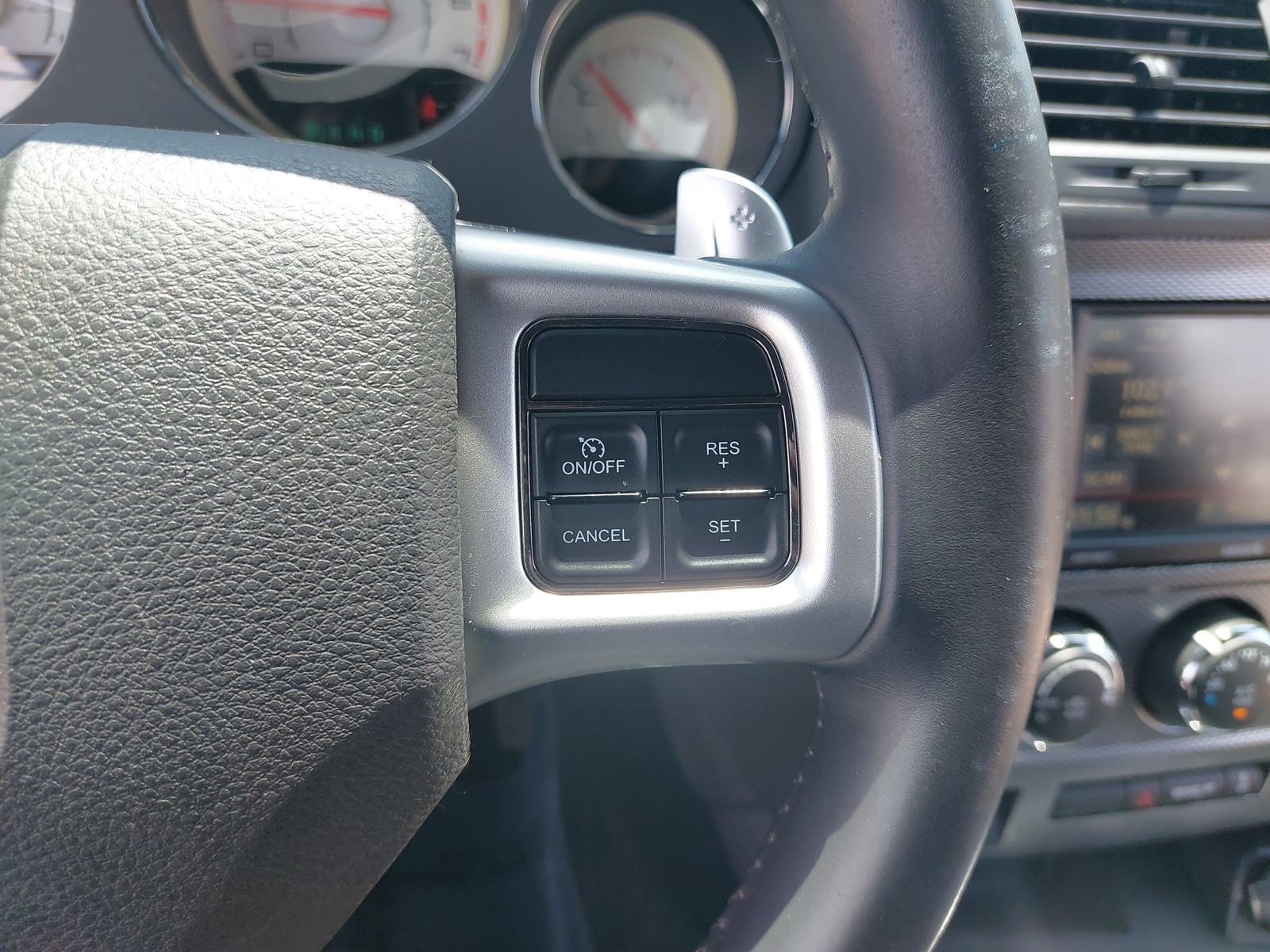 Used 2014 Dodge Challenger R/T RWD image 19