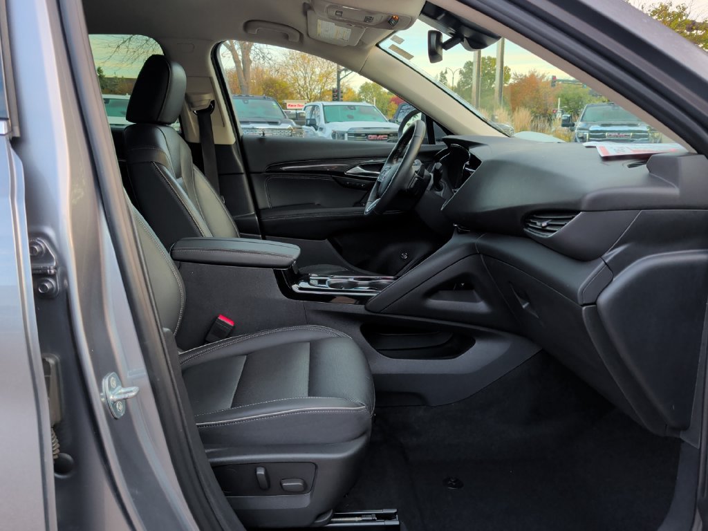 Used 2022 Buick Envision Essence w/ Technology Package I AWD/4WD image 37