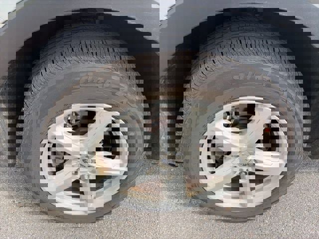 Used 2016 Ford Explorer XLT image 29