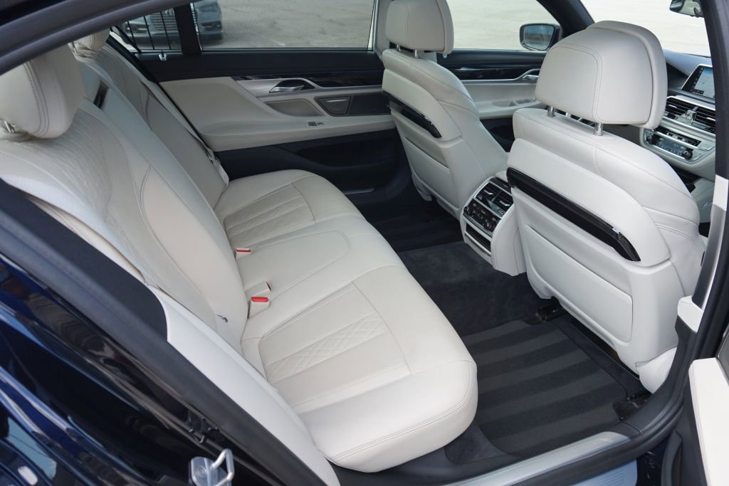 Used 2019 BMW 750i w/ Executive Package image 28