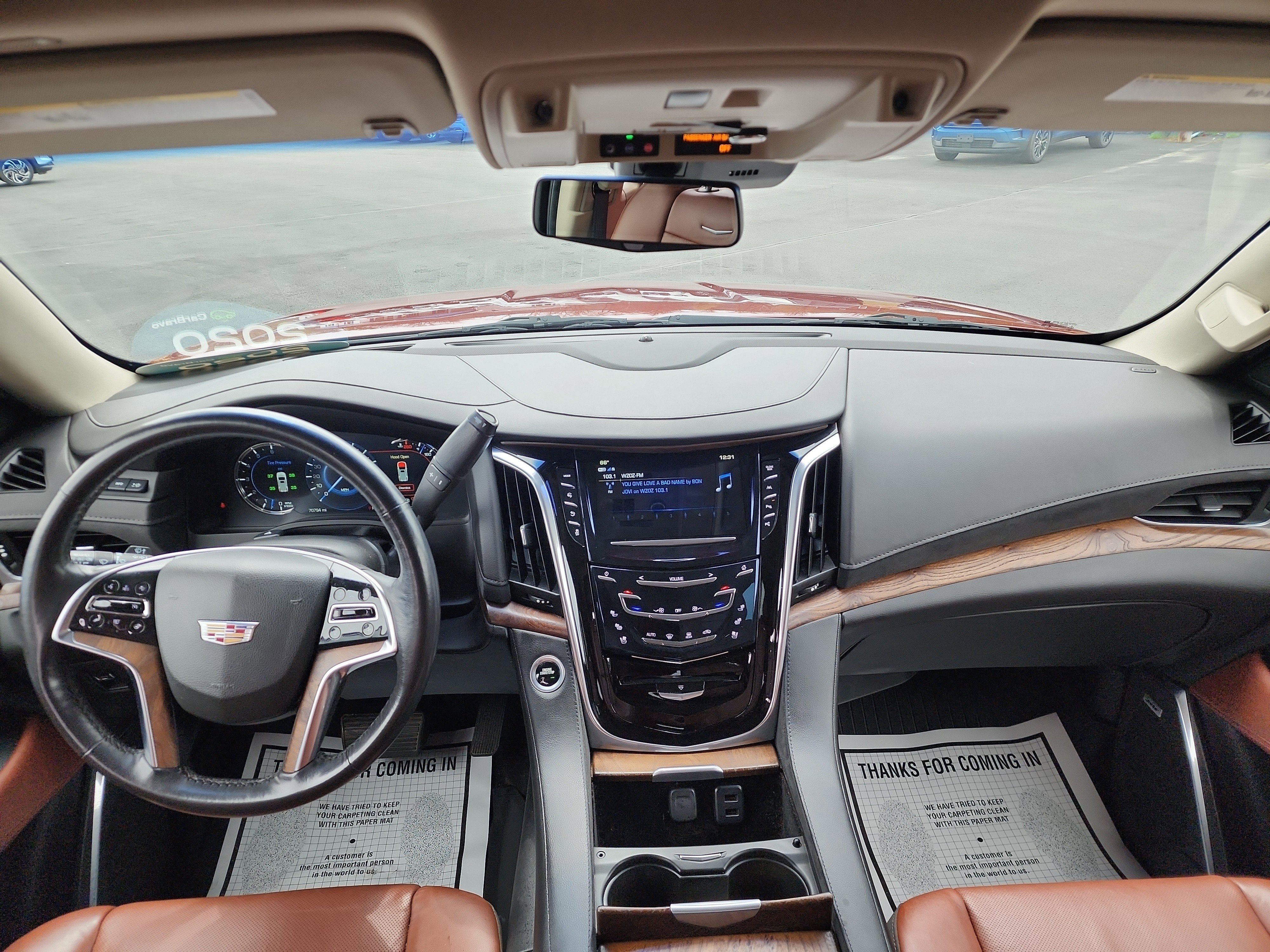 Certified 2020 Cadillac Escalade Premium Luxury w/ LPO, Radiant Package AWD/4WD image 29