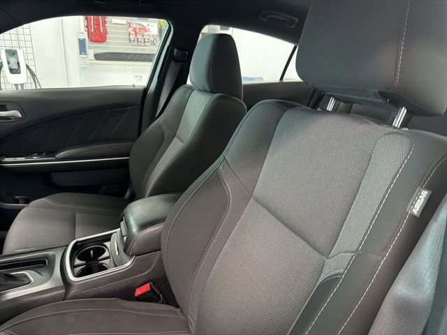 Used 2015 Dodge Charger SXT image 14