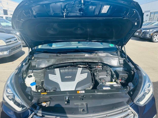 Used 2017 Hyundai Santa Fe FWD image 29