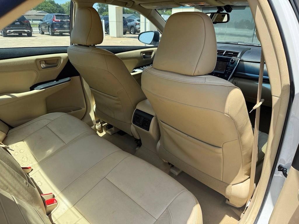 Used 2017 Toyota Camry XLE w/ Moonroof Package FWD image 18