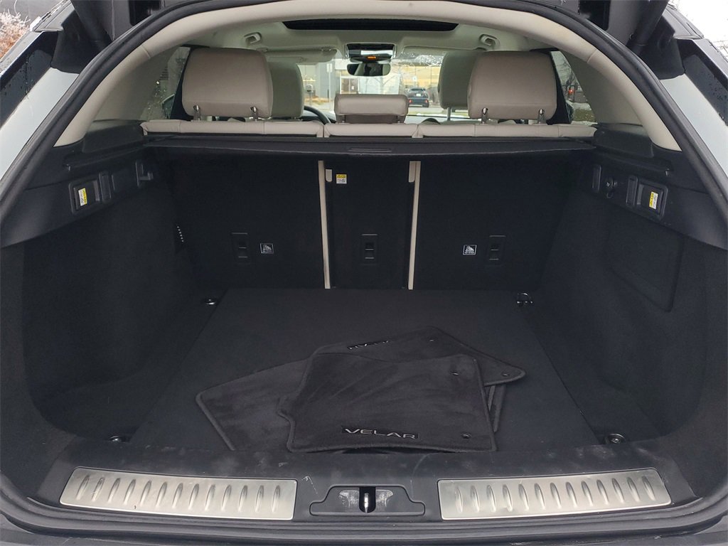 Used 2020 Land Rover Range Rover Velar S image 32