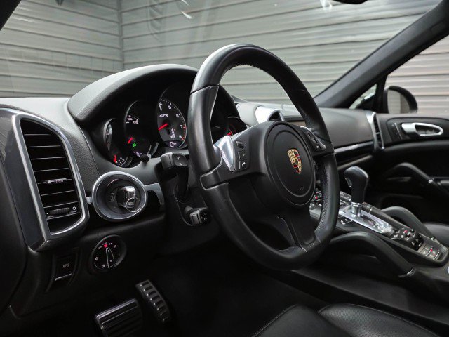 Used 2014 Porsche Cayenne GTS AWD/4WD image 10
