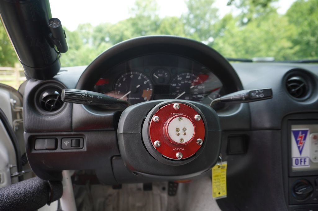 Used 1999 MAZDA MX-5 Miata RWD image 16