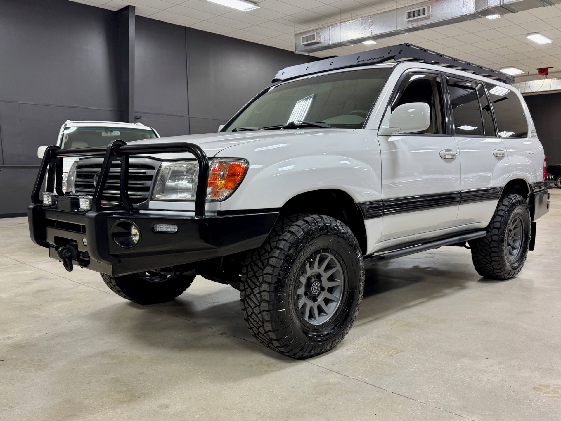 Used 2004 Toyota Land Cruiser image 1