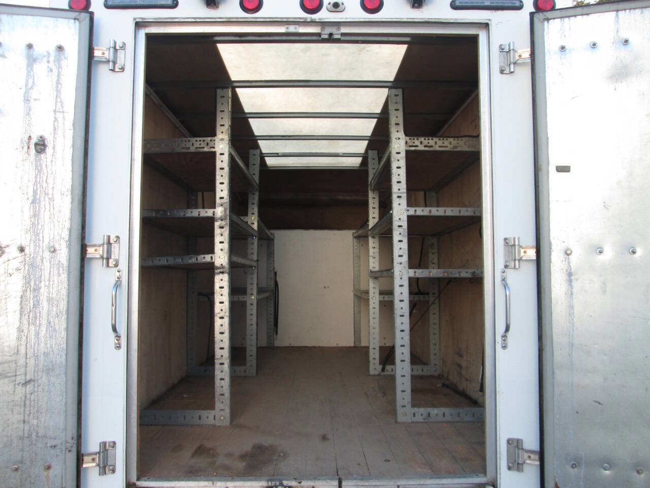 Used 2021 Ford E-350 and Econoline 350 Super Duty w/ Power Windows & Locks Group image 15