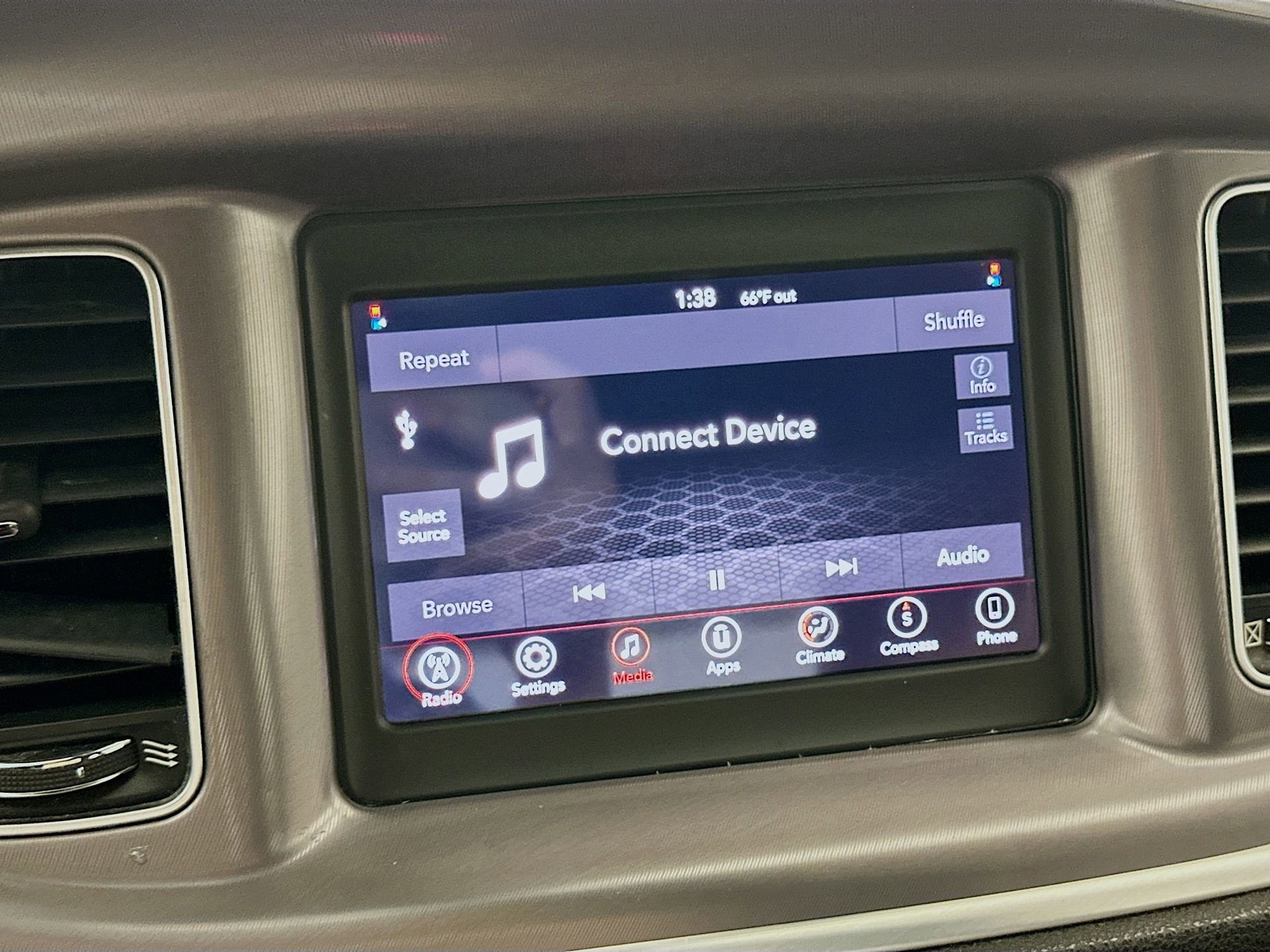 Used 2019 Dodge Charger SXT image 15