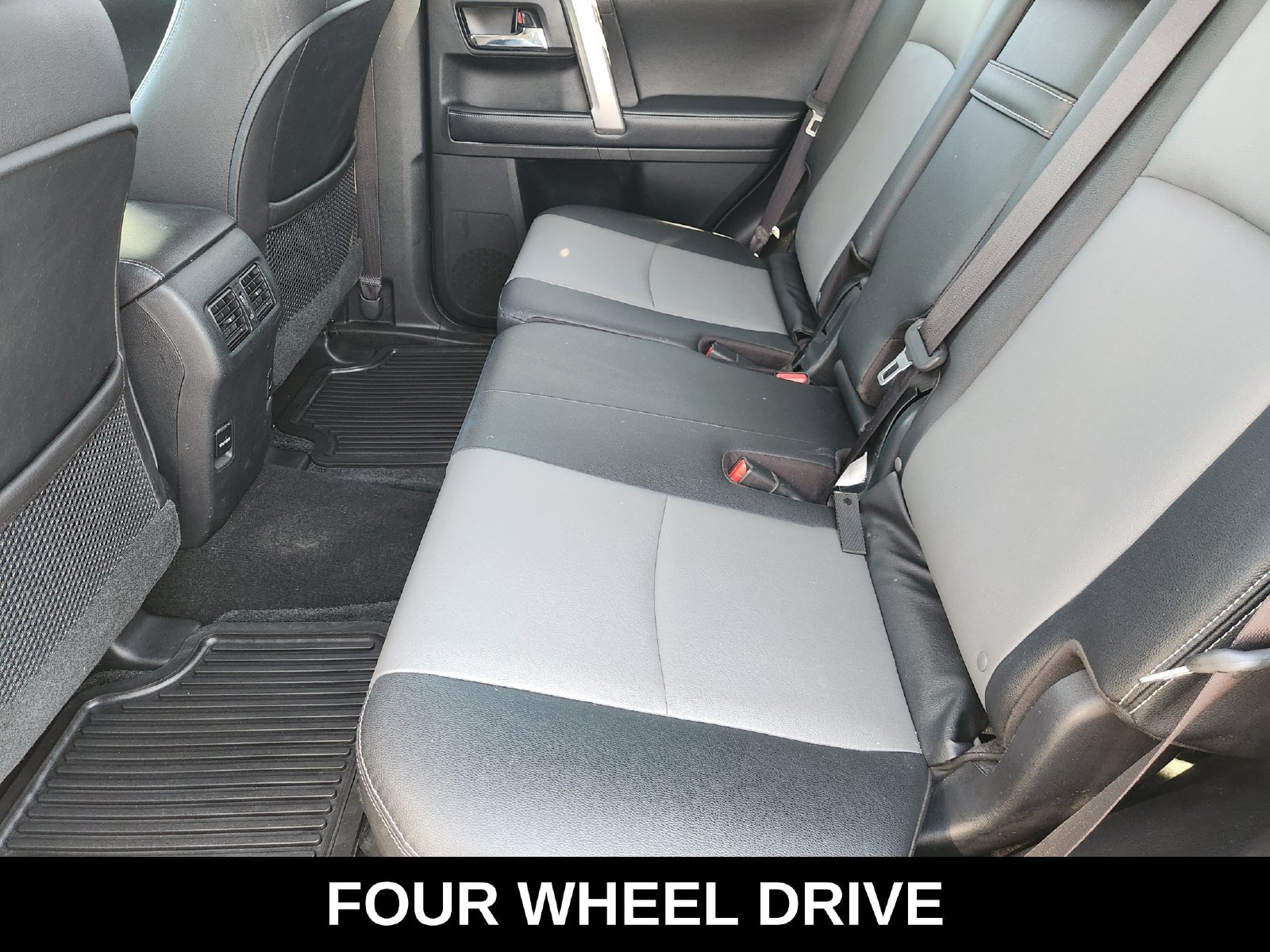 Used 2018 Toyota 4Runner SR5 Premium AWD/4WD image 35