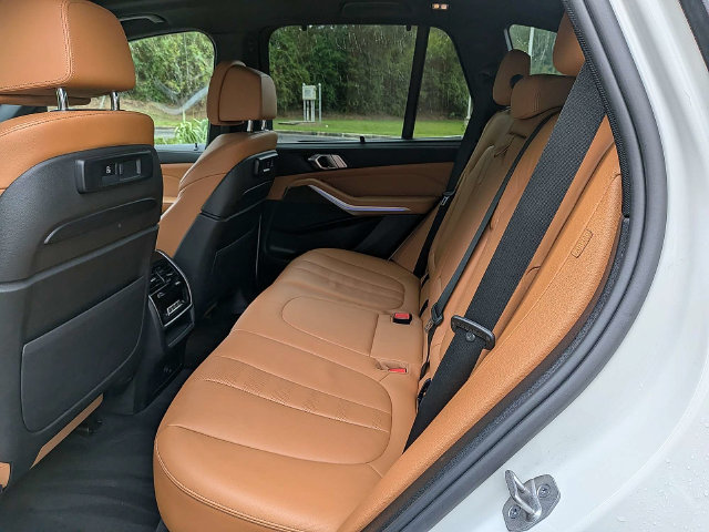 Used 2022 BMW X5 sDrive40i w/ Executive Package RWD image 16