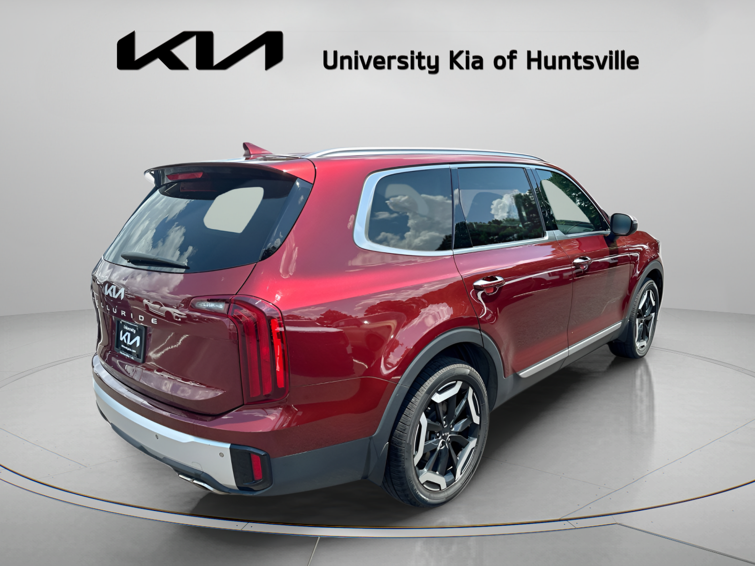 Used 2024 Kia Telluride S w/ S Sunroof Package FWD image 8