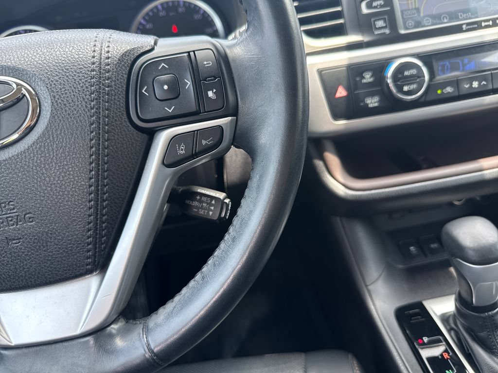 Used 2018 Toyota Highlander Limited FWD image 24
